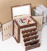 Patterned brown five la...