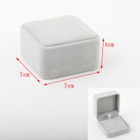 圆角全灰绒面7*7小吊坠盒
