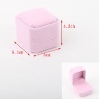 Suede ring box octagona...