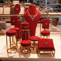 Metal frame velvet comb...