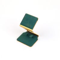 Z-shaped gold border mi...