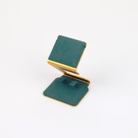 Z-shaped gold border mi...