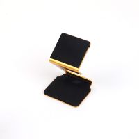 Z-shaped gold border mi...